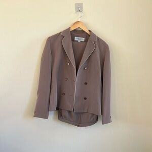 Business suits in a very good  gently worn .